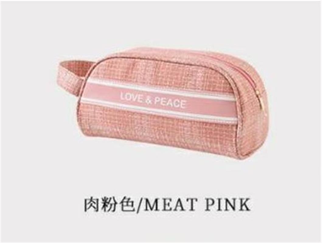 手拿化妝包